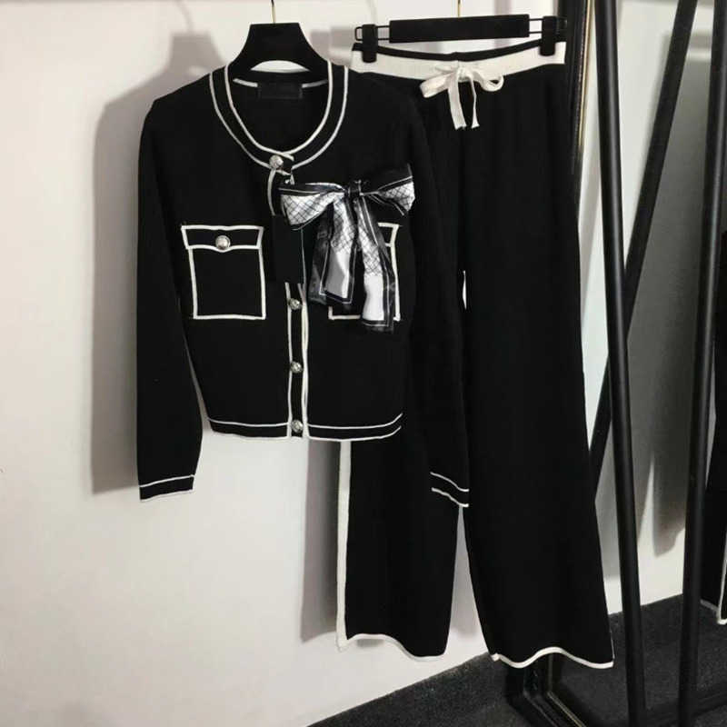 23ss Womens Tracksuits Designer Jacket Women Autumn Casual Long Sleeved Set Street Fashion Women's Pure Cotton Printed Clothing Pants Two piece s