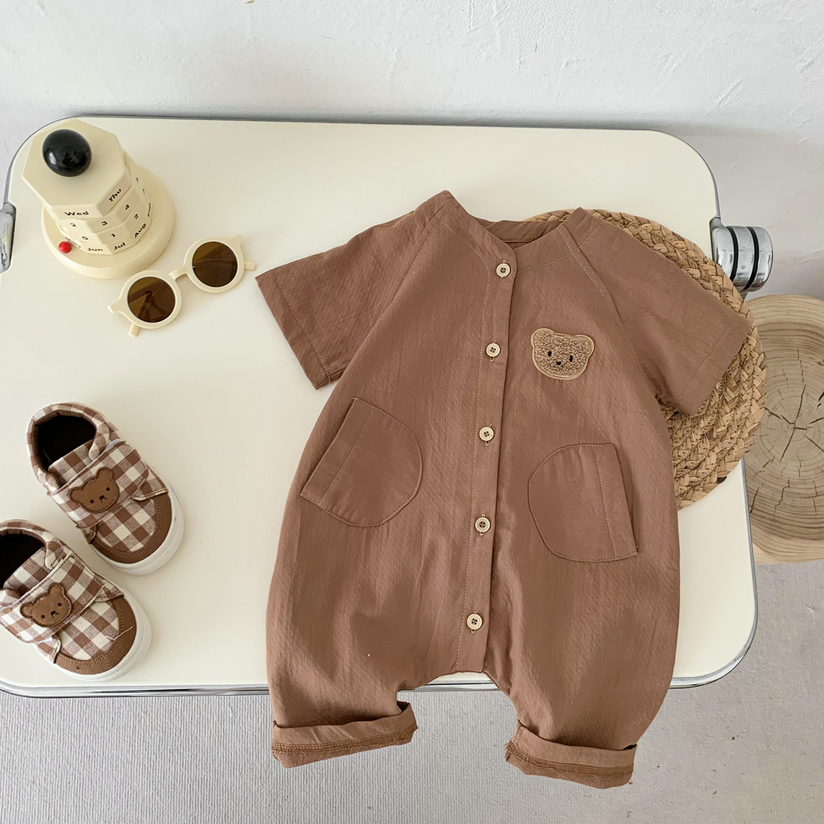 Rompers Kids Bear Embroidery Romper Baby Boys Simple Loose Double Pockets Jumpsuit Girls Cute Embroidery Cotton Thin Rompers 230720