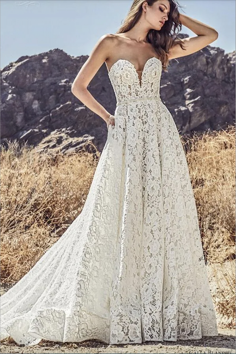 Calla Blanche Beach Dresses Sweetheart Lace Appliqued Sweep Train Boho Wedding Dress A Line Custom Made Vintage Bridal Gowns 0509