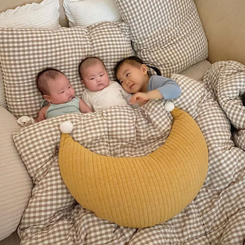 Pillows Baby Pillow born Nursing Pillow Breastfeeding For Mom Maternity Moon U-Shaped Cotton Feeding Waist Cushion Infant Cuddle 230720