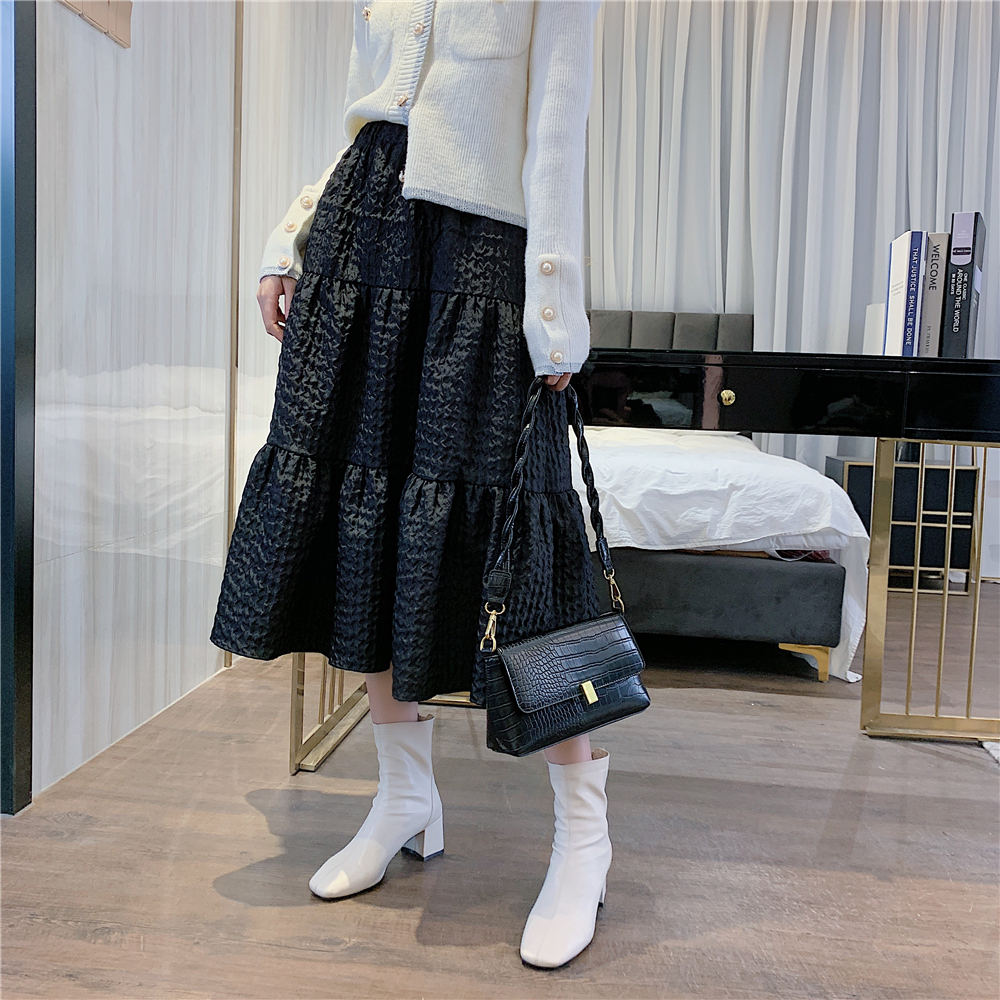 Skirts 2023 Black Skirt High Quality Jacquard Material Women Solid Color Long Pendulum Female Modest Classy With Big Swing 230720