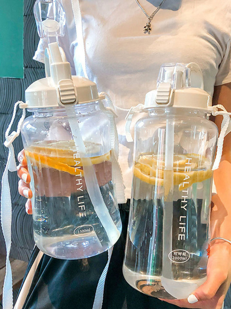 Water Bottles 2L female toilet portable travel bottle with straw Sports fitness cup Summer cold water large Volumetric flask 230720