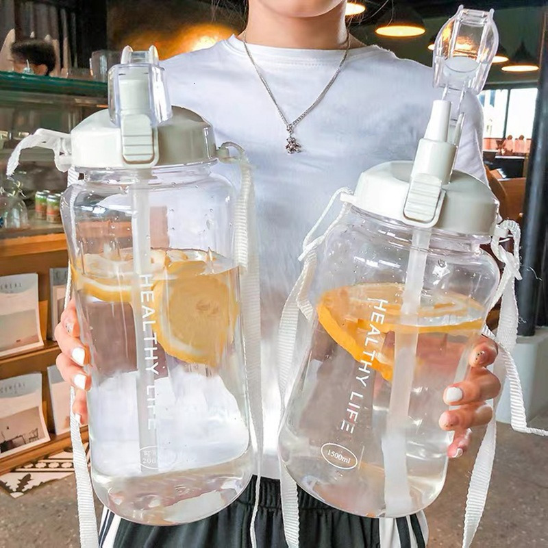 Water Bottles 2L female toilet portable travel bottle with straw Sports fitness cup Summer cold water large Volumetric flask 230720