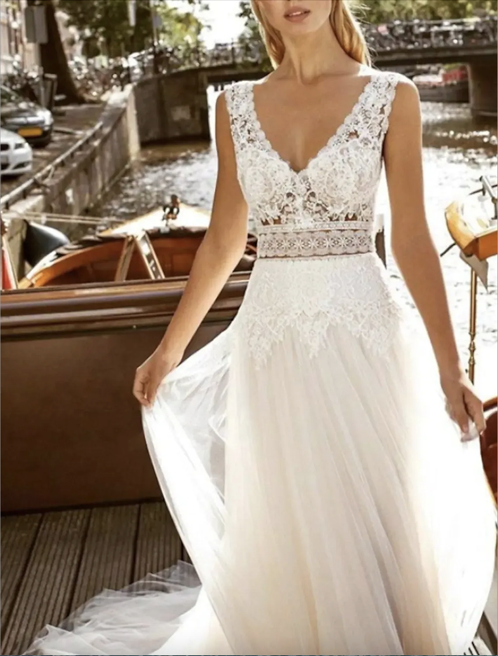 Beach Boho Wedding Dress Sweep Train A-Line Sleeveless V Neck Lace Appliques 2023 Bridal Gowns Sexy Robe De Mariee 0509