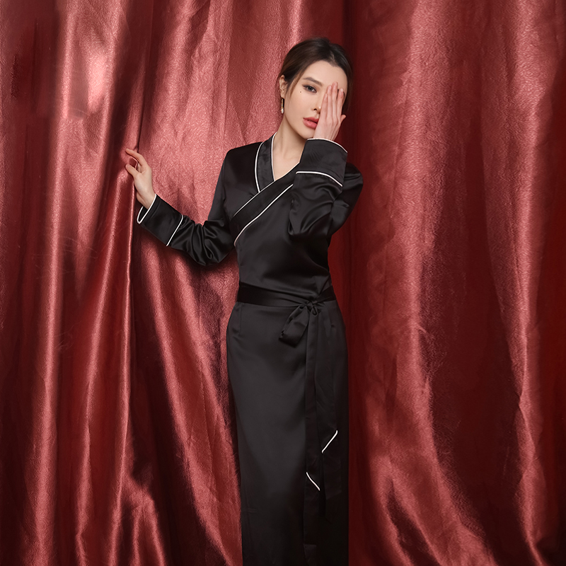 Tibetan Trend Women Black Clothing Sichuan Tibet QingHai Ethnic Style POP Robe Lhasa Bola Gown Clothing Lady
