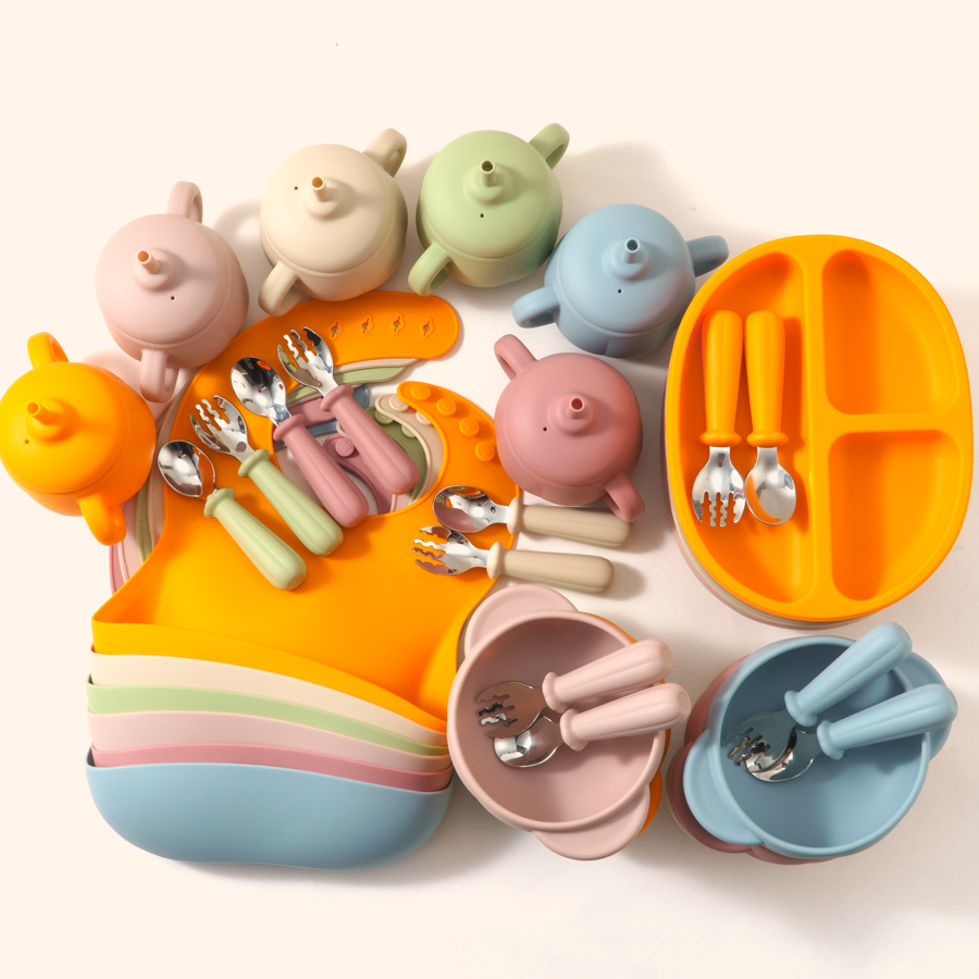 Cups Dishes Utensils Baby Soft Silicone Feeding Tableware For Toddler Kid Suction Plate Fork Spoon Bowl Cup Set Accessories 230724