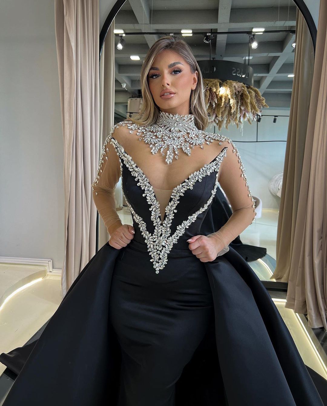 Modern Mermaid Prom Dresses Long Sleeves V Neck Halter Appliques Sequins Beaded Floor Length Diamonds Lace Evening Dress Detachable Train Plus Size Cu