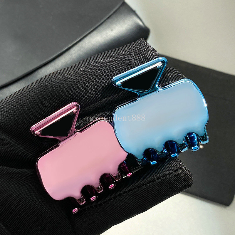 Designer Triangle Clip Barrettes Women Girls Brand Letter Alloy Claw headwear Fashion Shark Hairpin Hair Clips Free shipping