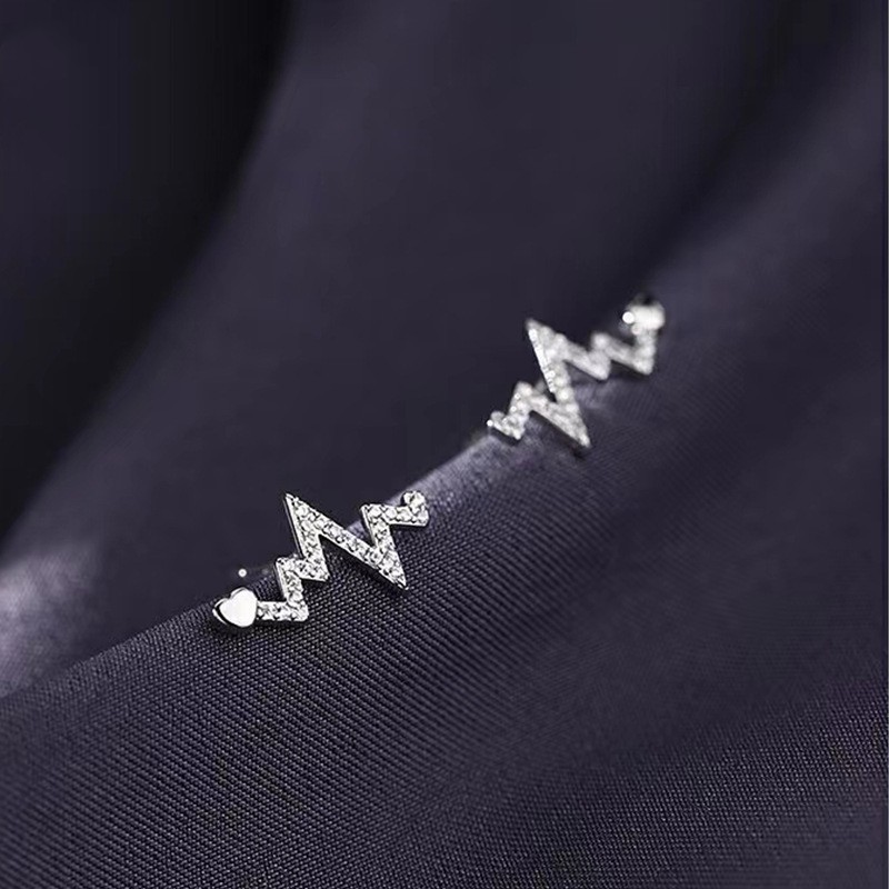 Chic Electrocardiogram Inspired Stud Earrings in Polished Sterling Silver - Versatile Women's Jewelry Piece