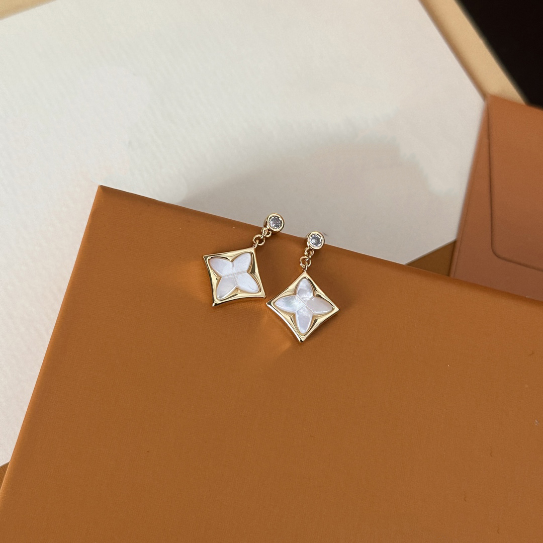 Earrings Designer women Classic 18K Gold Plated Luxury Brand V Stud earrings Wedding Party Jewelry