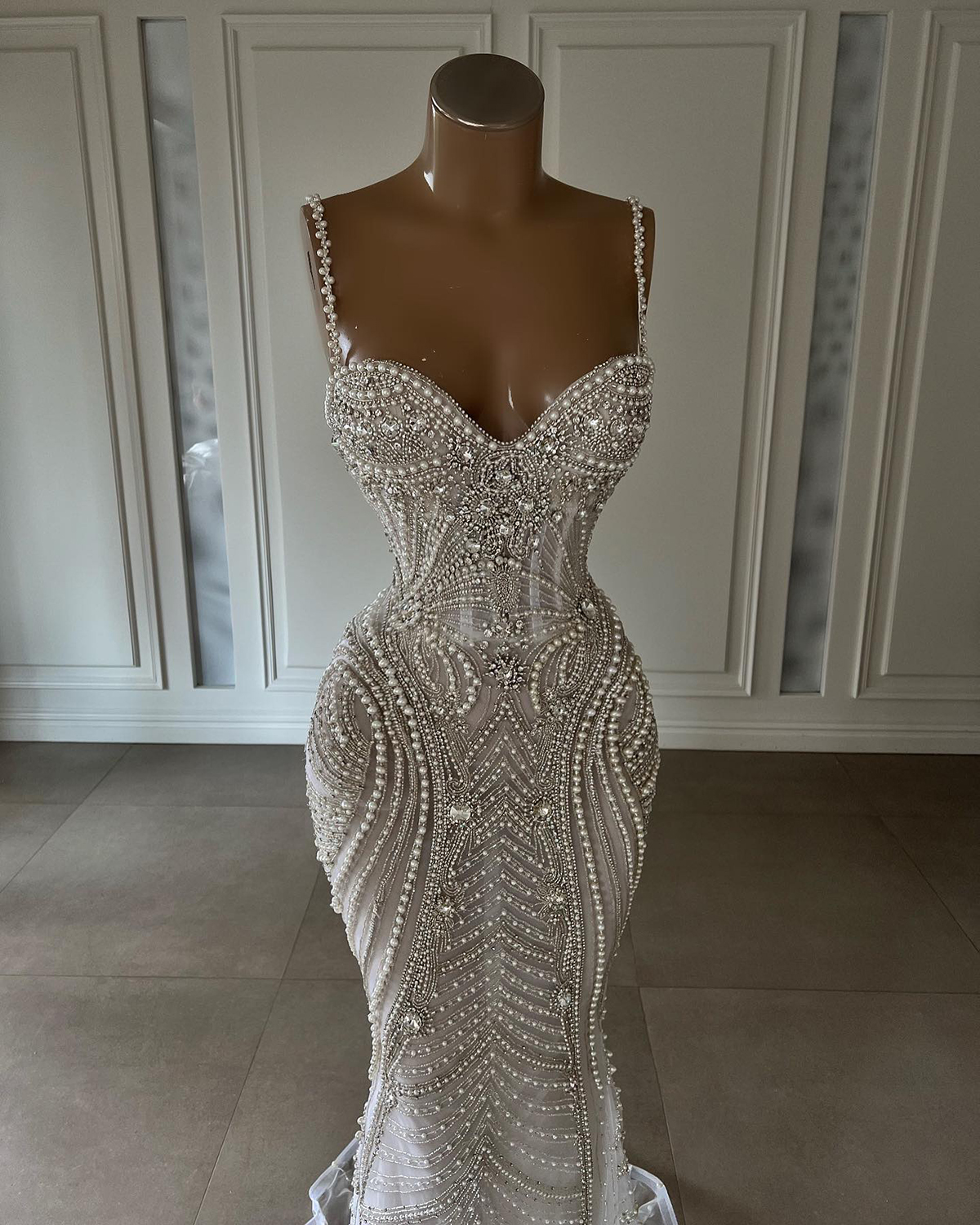 Exquisite Mermaid Prom Dresses Sleeveless V Neck Straps Appliques Sequins Beaded Floor Length 3D Lace Diamonds Evening Dress Plus Size Bridal Gowns Cu