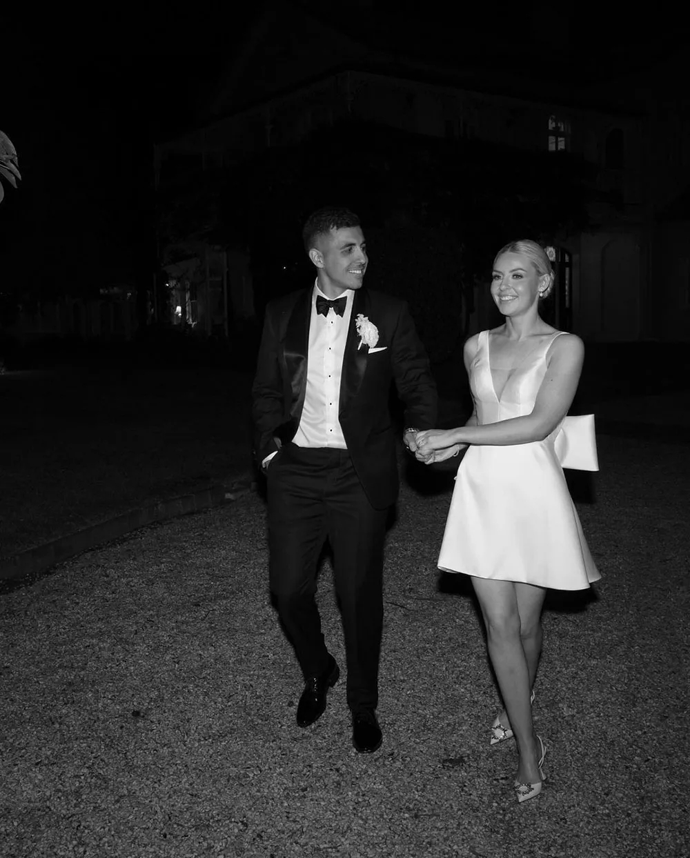 Doymeny-Short-Wedding-Party-Dresses-With-Bow-Satin-A-Line-V-Neck-Sleeveless-Sexy-Open-Back