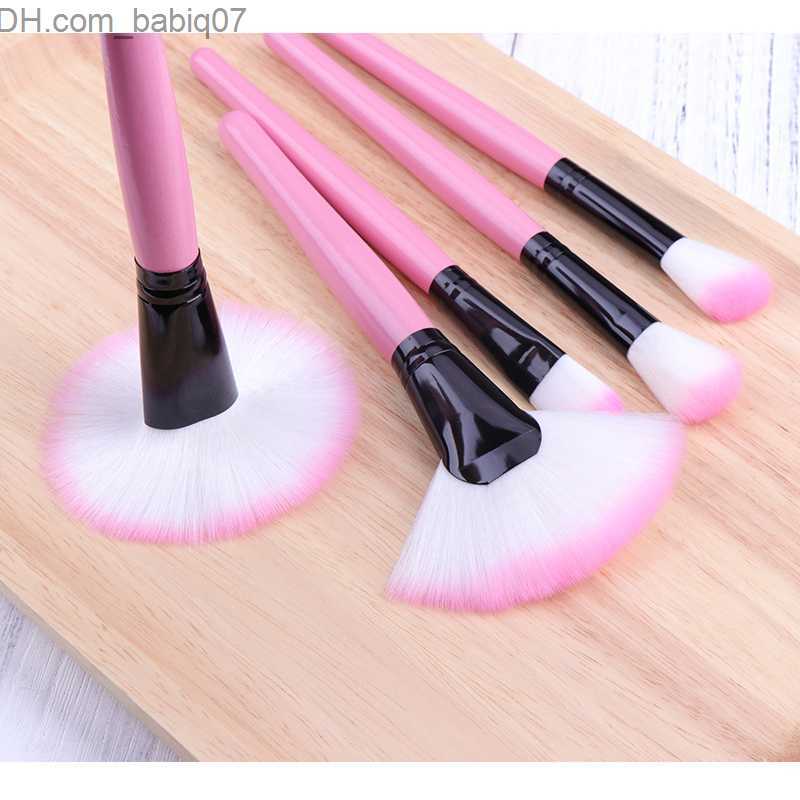 Makeup Brushes Professional Makeup brush set with pocket powder foundation large eye shadow Pinceaux horned eyebrows pink black Makeup brush 24 pieces