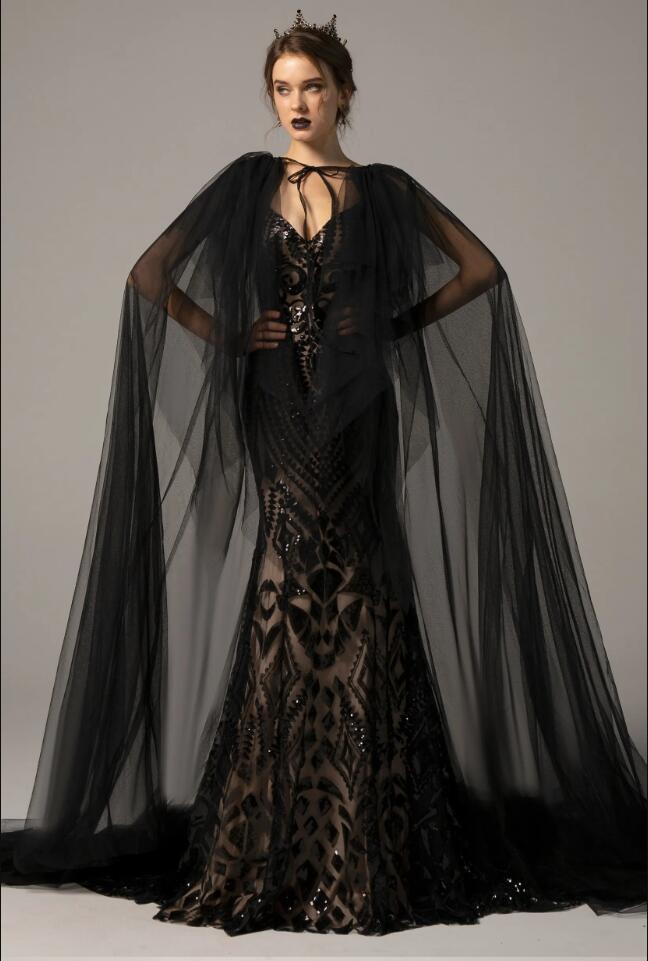 Black and Nude Gothic Wedding Dresses Bridal Gowns Mermaid With Detachable Train V Neck Trumpet Bride Dress Sequined Lace