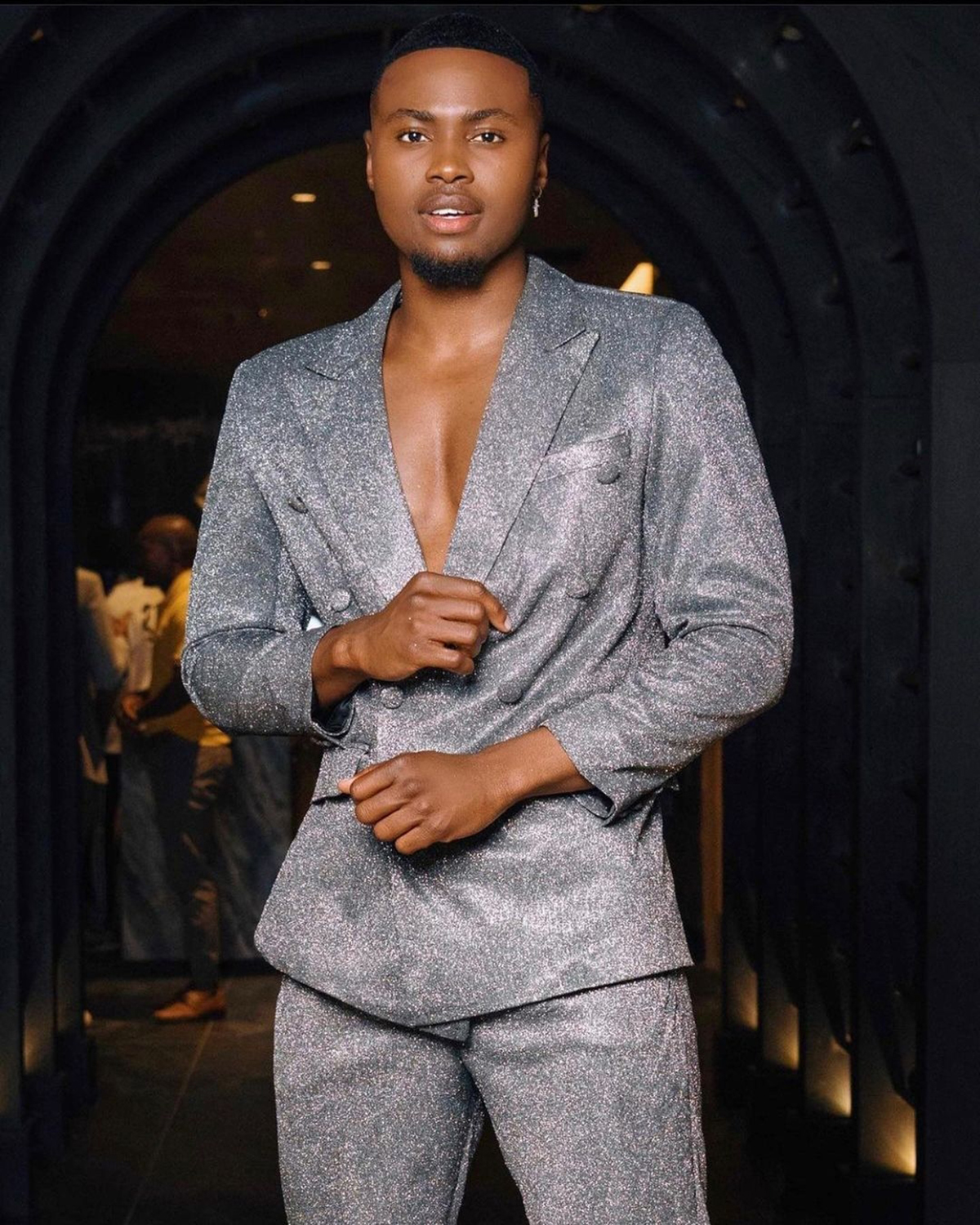 Fashion Wedding Tuxedos Men Suits Peaked Lapel Double Breasted Gold Silver Elastic Fabric Customize 2 Pieces Coat Pants Fashion Formal Casual Prom Tai