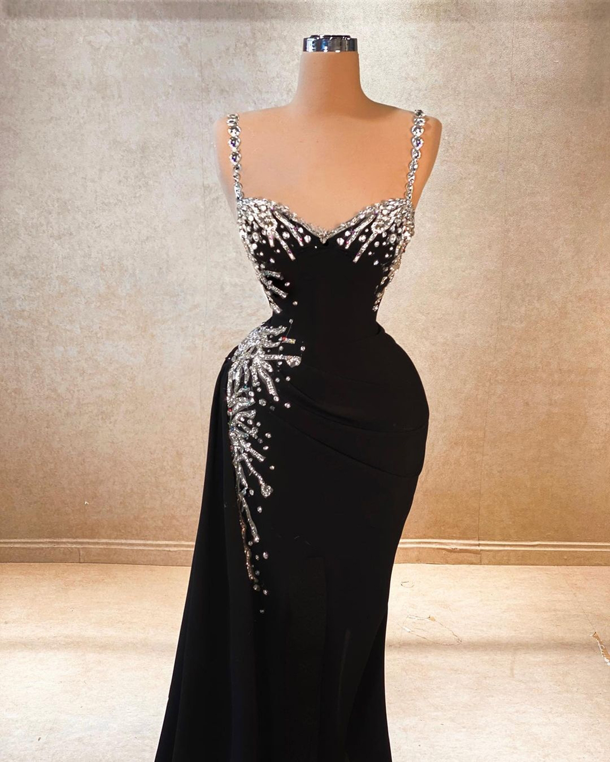 Black One Shoulder Mermaid Evening Dresses Sexy Beading Prom Dress Sleeveless Floor Length Crystal Formal Party Gowns