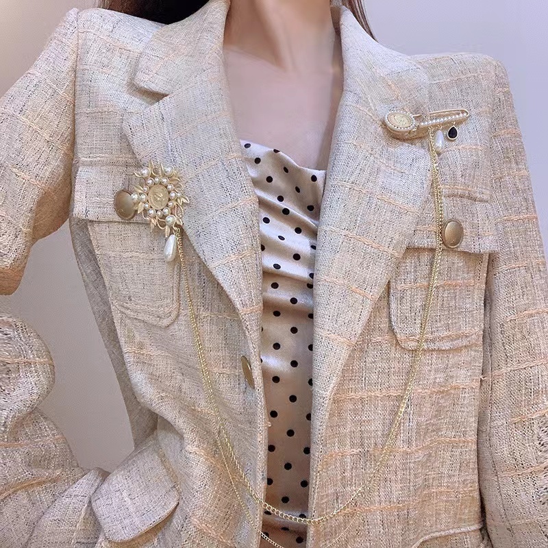 Pins Brooches Vintage Alloy Large Brooches Fashion Shawl Tassel Chain Lapel Pin Shirt Suit Jewelry for Men Wedding Accessories 230725