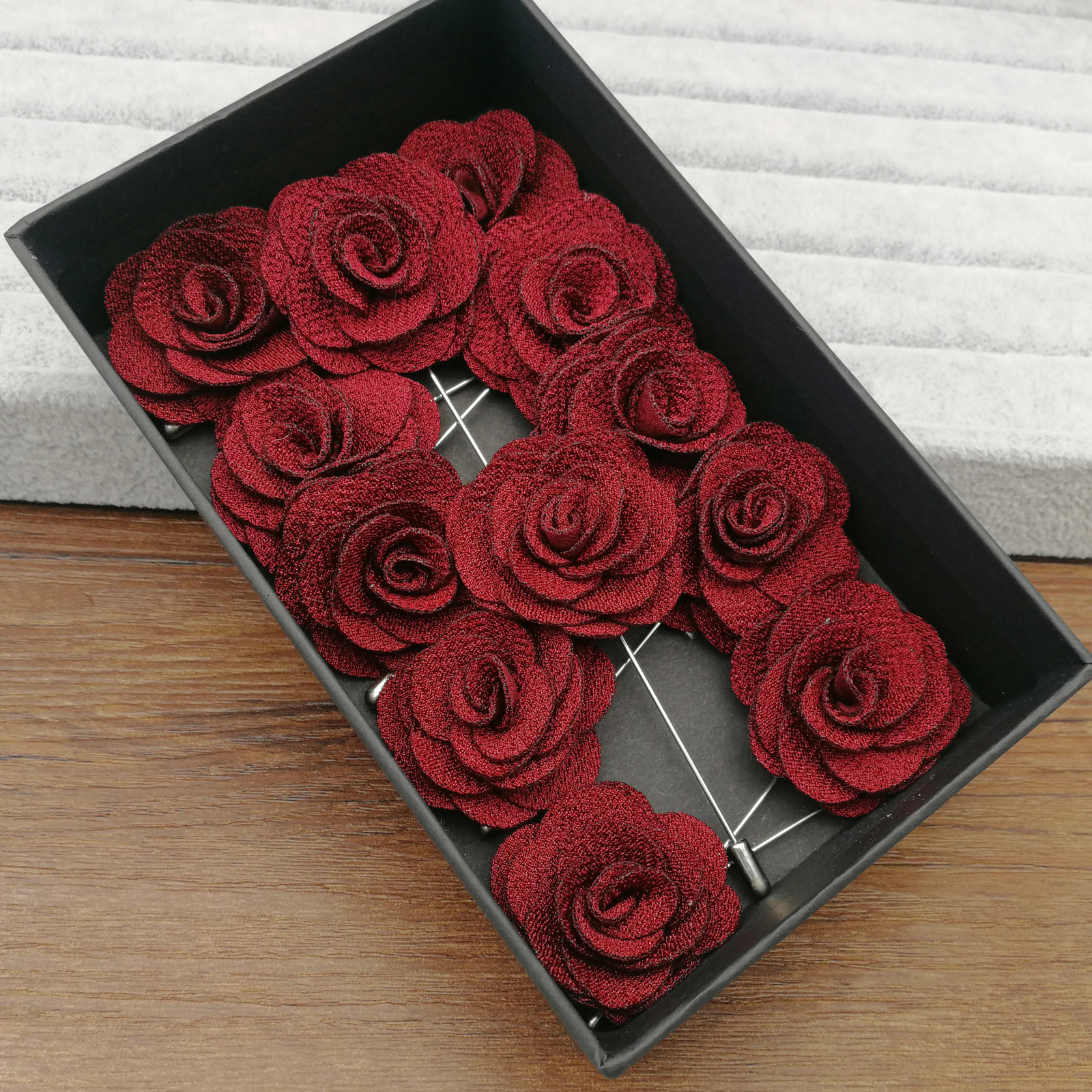 Pins Brooches Fabric Flower Brooches for Women Brooch Pins Suits Decoration Lapel Pins For Men Brooch for Suits Accessories in GiftBox 230725