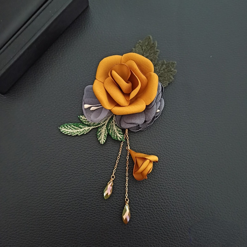 Pins Brooches High-end Fabric Flower Brooch Pins Leaves Crystal Tassel Corsage Fashion Shawl Buckle Lapel Pin Brooches for Women Accessories 230725