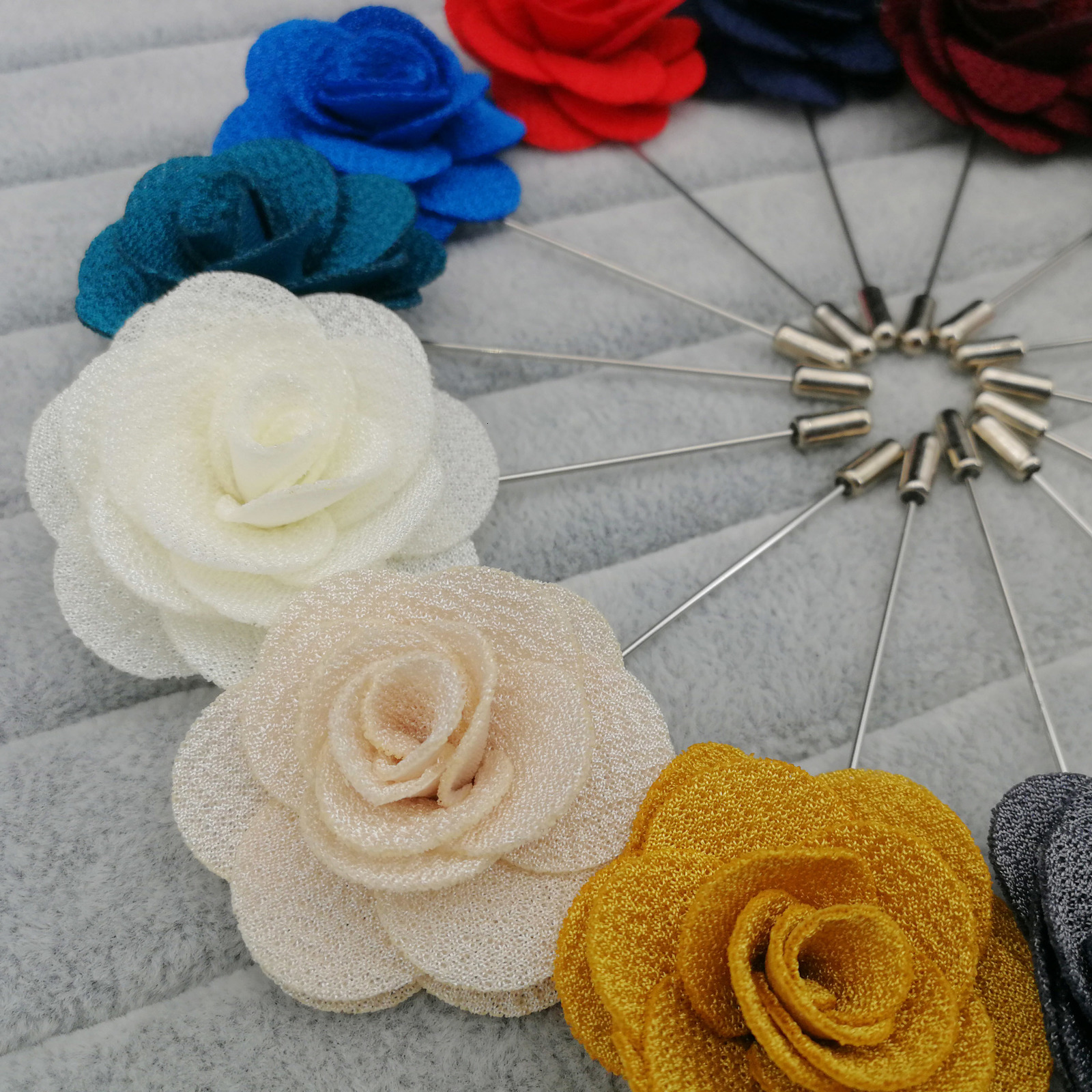 Pins Brooches Fabric Flower Brooches for Women Brooch Pins Suits Decoration Lapel Pins For Men Brooch for Suits Accessories in GiftBox 230725