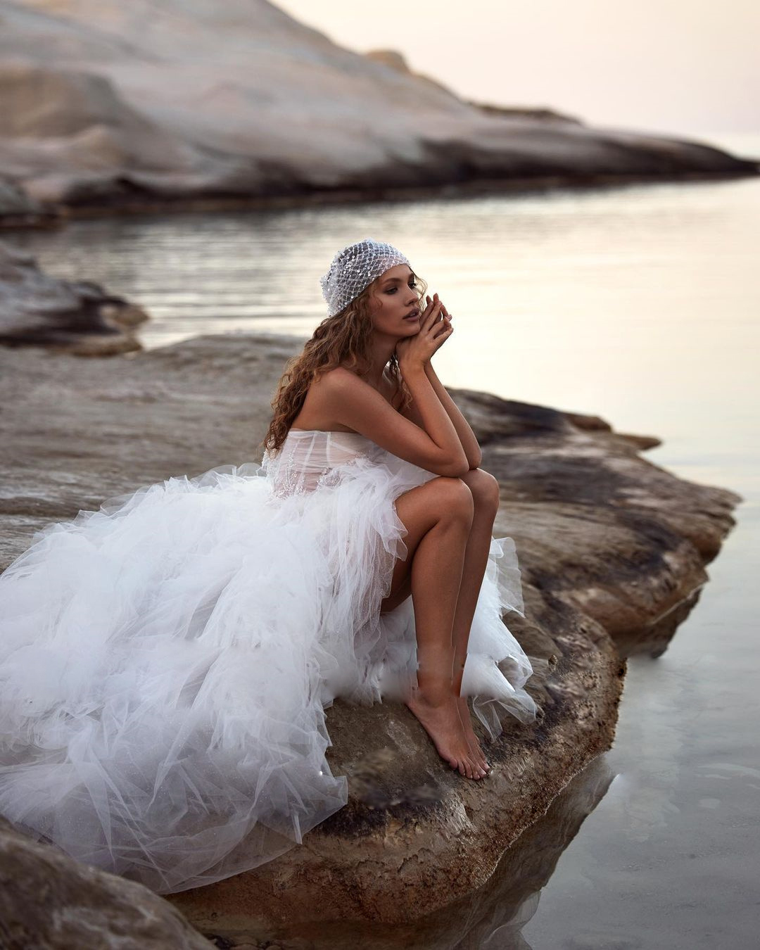 Boho Tiered Ruffles Tulle Wedding Dresses Beaded Strapless A Line Bridal Gown Lace Appliques Beach Wedding Dress