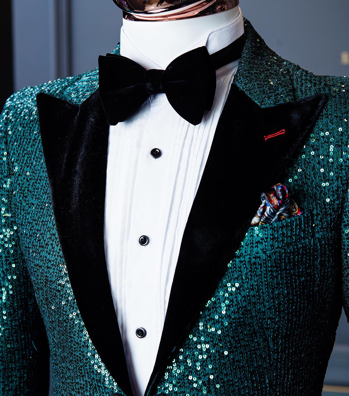 Luxury 2 Pieces Wedding Tuxedos Men Suits Shining Sequined Peaked Lapel One Button Customize Coat Black Pants Fashion Casual Prom Party Tailored