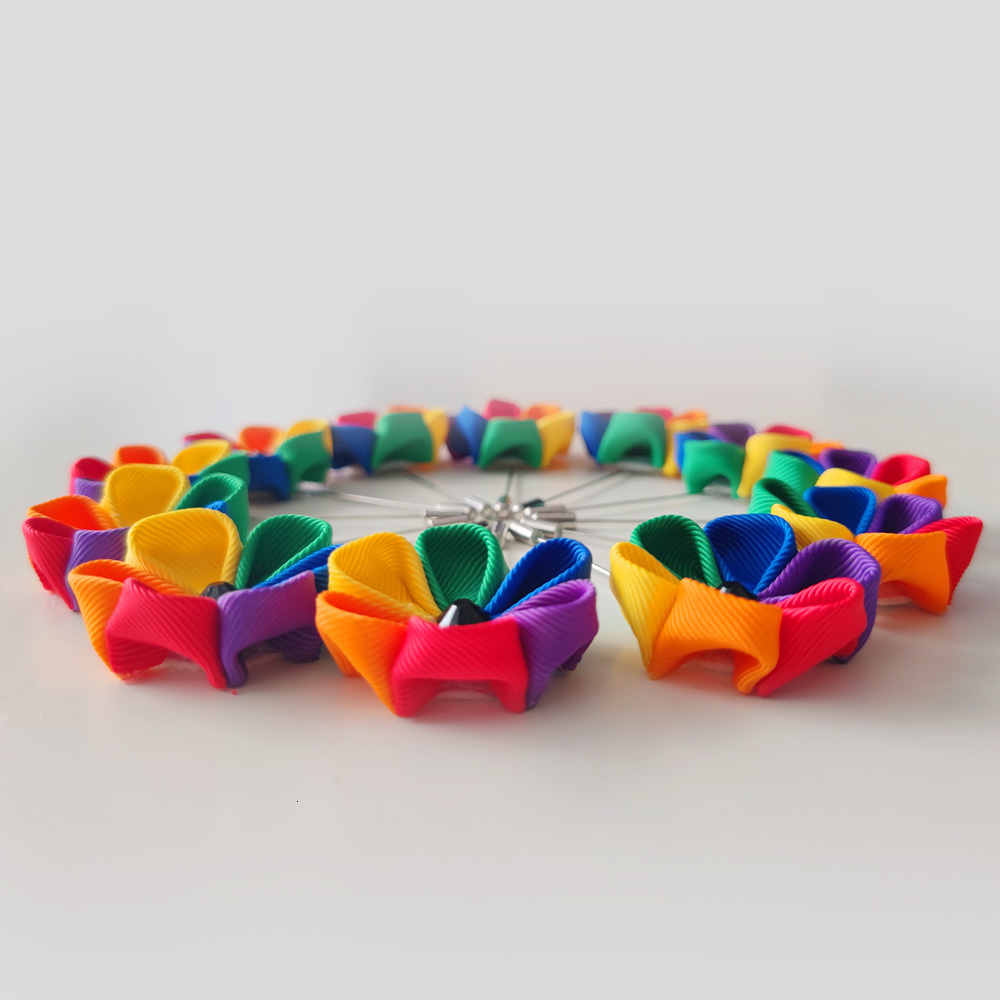 Pins Brooches 50 Pieces Rainbow Flower Brooch Pin Handmade LGBT Pride Lesbian Gay Friend Jewelry Party Gift Wholesale 230727