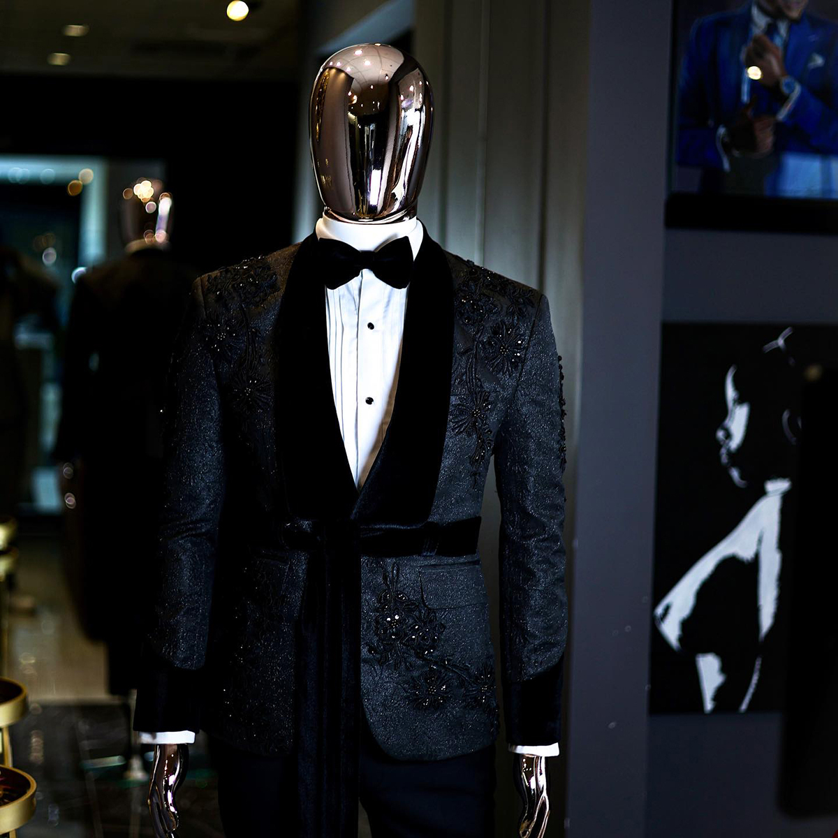 Luxury 2 Pieces Wedding Tuxedos Men Suits High Quality Shining Fabric Applique Shawl Lapel Belt Customize Coat Black Pants Fashion Casual Prom Tailore
