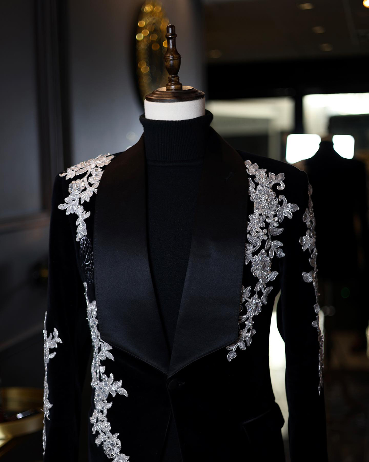 Luxury 2 Pieces Wedding Tuxedos Men Suits High Quality Applique Beads Shawl Lapel One Button Customize Coat Black Pants Fashion Casual Prom Tailored