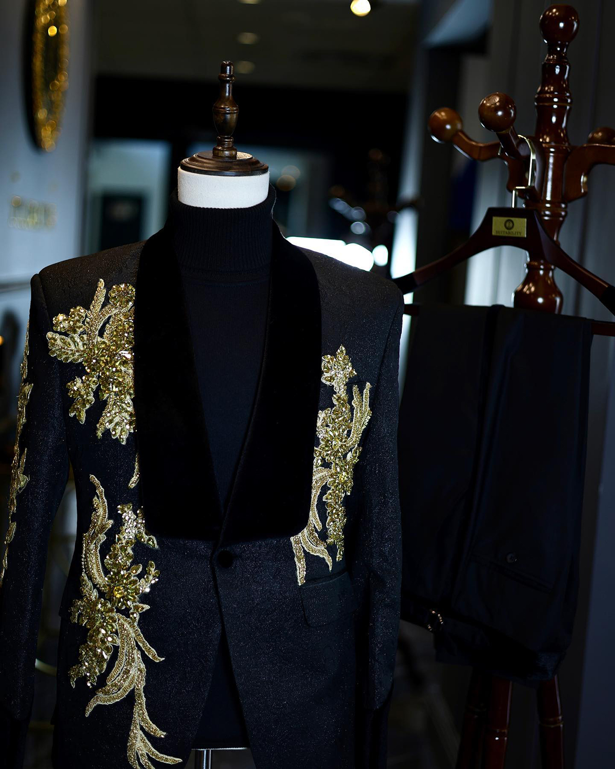 Exquisite 2 Pieces Wedding Tuxedos Men Suits Jacquard Weave Applicants Shawl Lapel One Button Customize Coat Black Pants Fashion Casual Prom Tailored