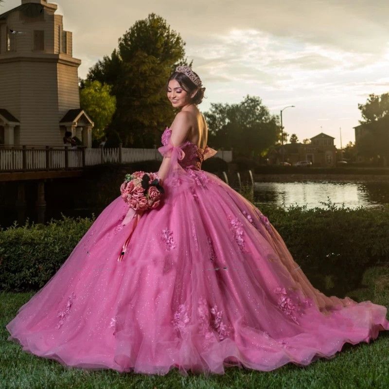 2024 Sexy Hot Pink Lace Quinceanera Dresses Ball Gown Sequined Crystal Beads Appliques Off Shoulder Sequins Tulle Party Dress Prom Evening Gowns Opeb 
