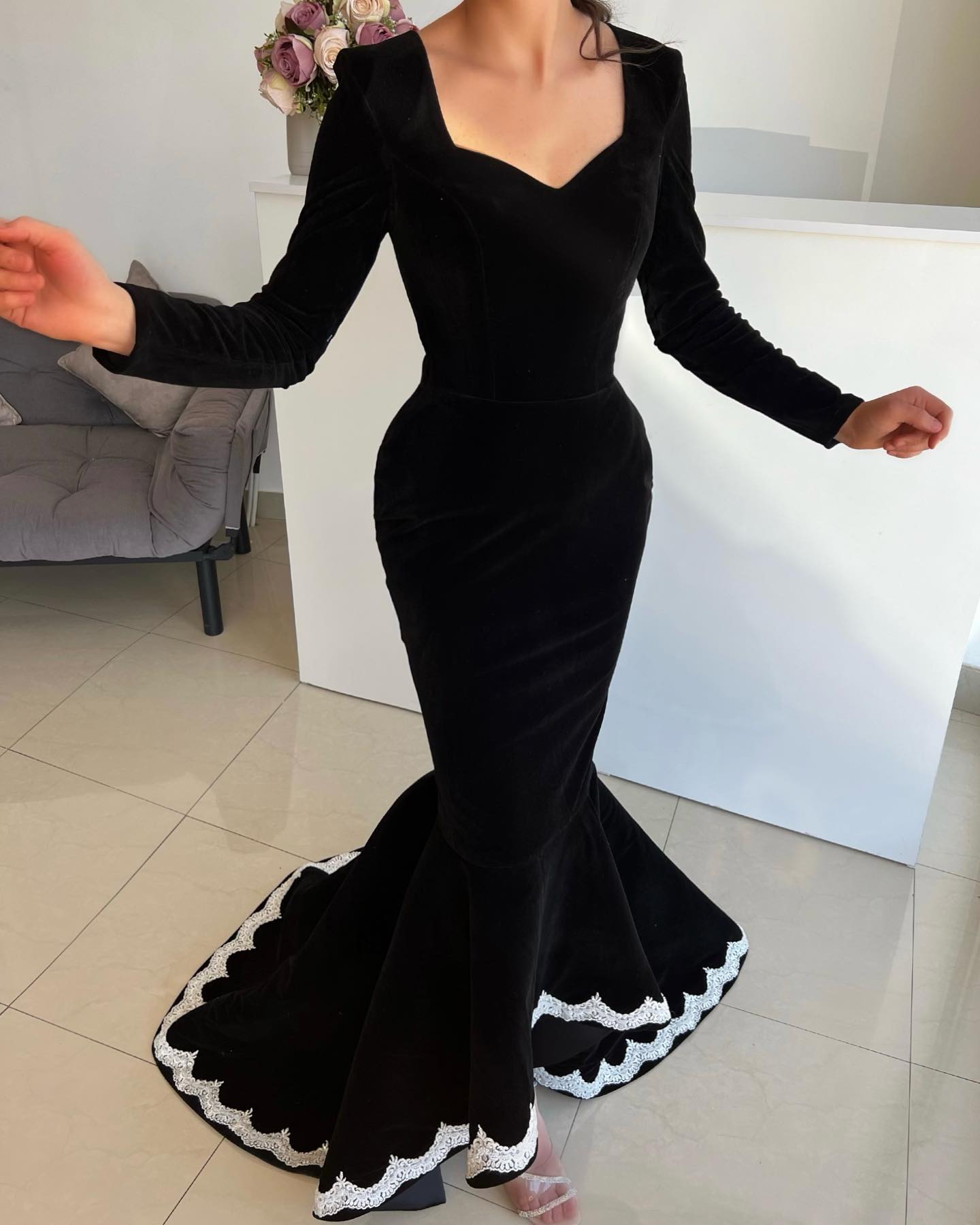 Elegant Black Veet Mermaid Evening Dresses Lace Edge Sleeves Party Prom Pleats Long Dress For Red Carpet Special Ocn 0516