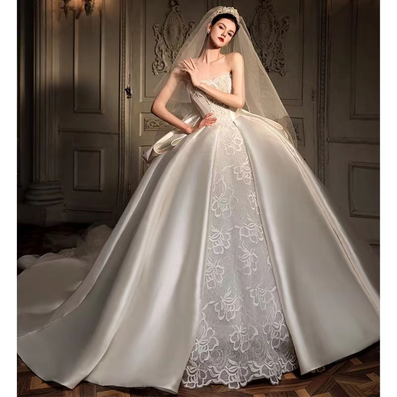Sweetheart ball gown Crystal Beads Big Bow Back Bridal Gowns robe de mariage Custom Made Princess satin lace wers plus size Wedding Dresses