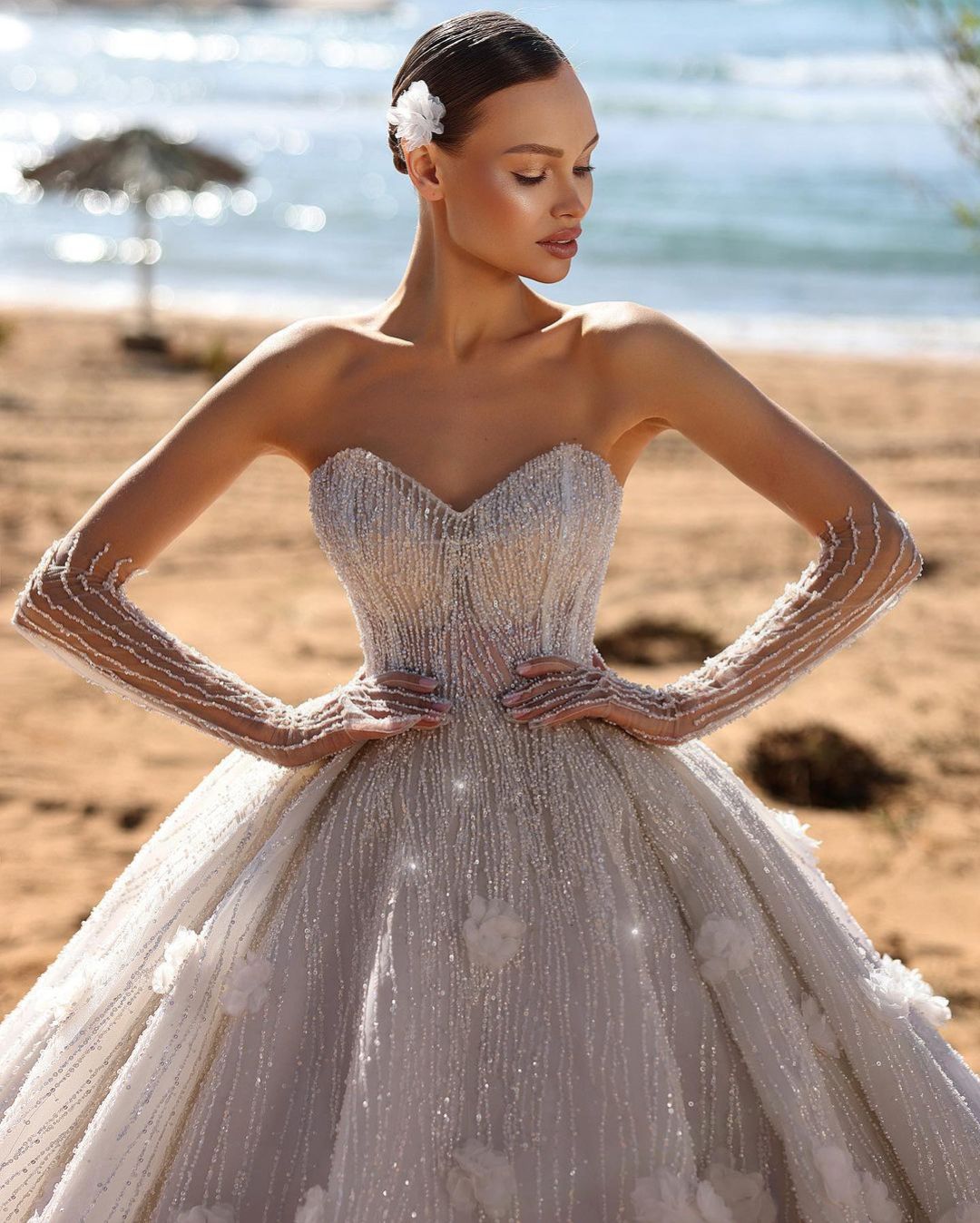 Elegant Ball Gown Wedding Dresses Sleeveless V Neck Sequins Applique Ruffles Zipper 3D Lace Flowers Lace-up Plus Size Bridal Gowns Custom Made Vestido