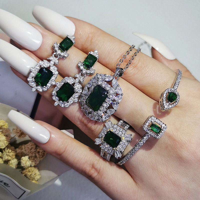 Wedding Jewelry Sets 4pcs Pack silver color bride Jewelry Set Halo Engagement Ring Round Stud Earring For Wedding Gift J6943 230728