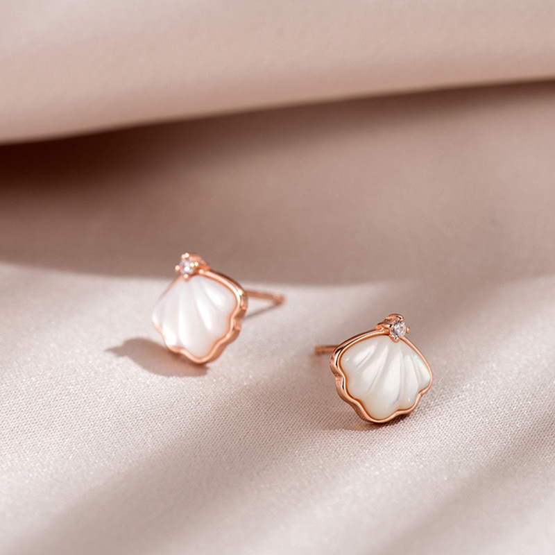 Charming Square-Shaped S925 Sterling Silver Earrings Featuring Dazzling Crystalline Accents