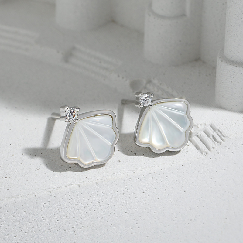 Charming Square-Shaped S925 Sterling Silver Earrings Featuring Dazzling Crystalline Accents
