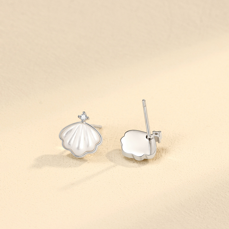 Charming Square-Shaped S925 Sterling Silver Earrings Featuring Dazzling Crystalline Accents