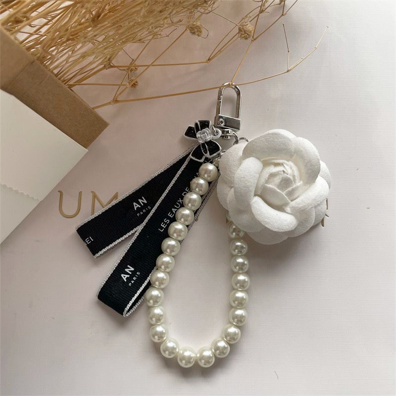 channel Keychain Designer Keychain Luxury Bag Charm Fashion Trend Car Keyring Flower Pearl Keychain High Quality Giveaway Gift Nice chanels