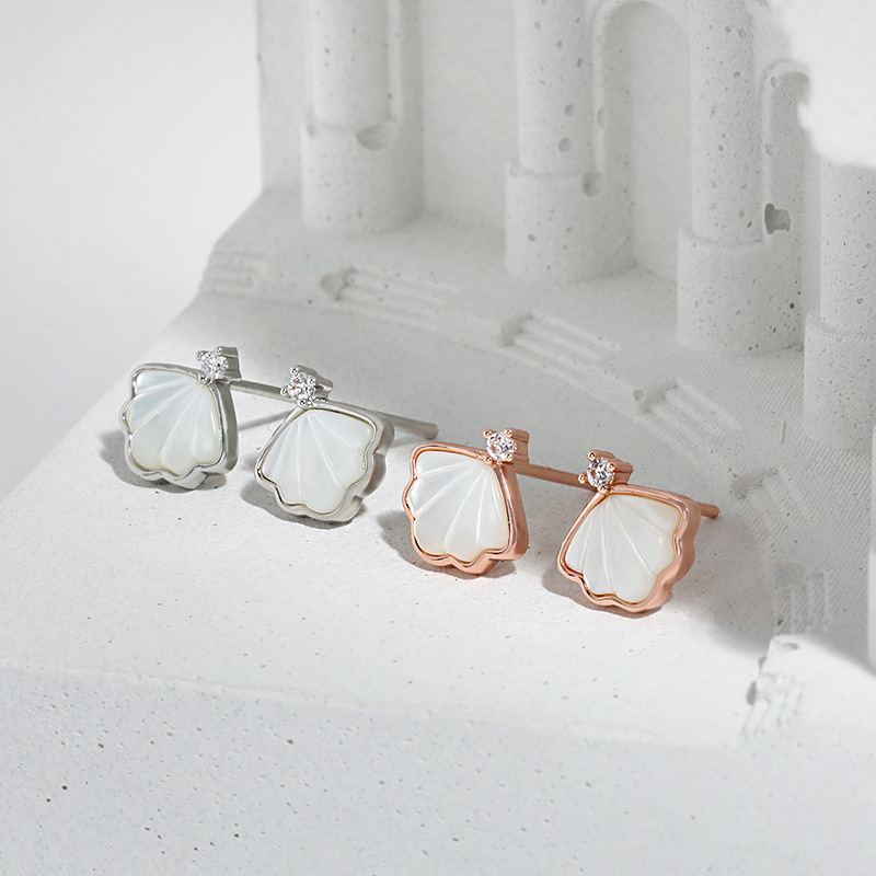 Charming Square-Shaped S925 Sterling Silver Earrings Featuring Dazzling Crystalline Accents