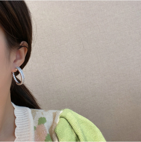 Hoop Huggie S925 silver needle earrings gradient rainbow personality hoop female color 230729