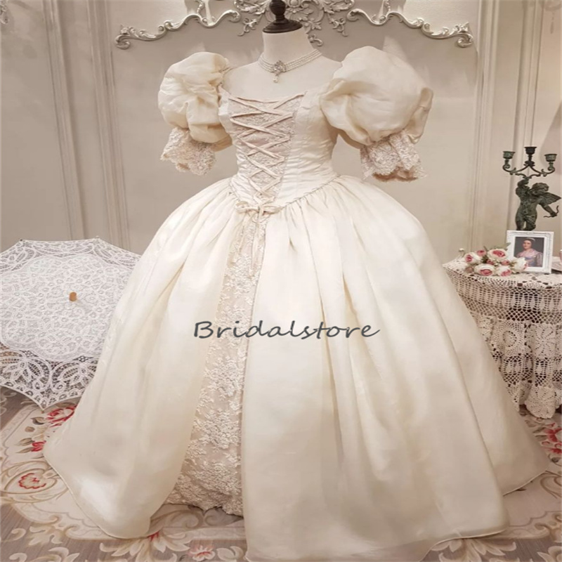 Victorian Gothic Beige Wedding Dress Renaissance Medieval 2023 With Short Sleeves Court Country Bridal Gowns Lace Castle Vestidos De Novia hippie Robe