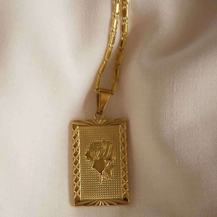 Strands Strings Titanium With 18K Gold Geo Floral Necklace Women Stainless Steel Jewelry Runway Gown Hiphop Rare Glam Japan Ins 230729