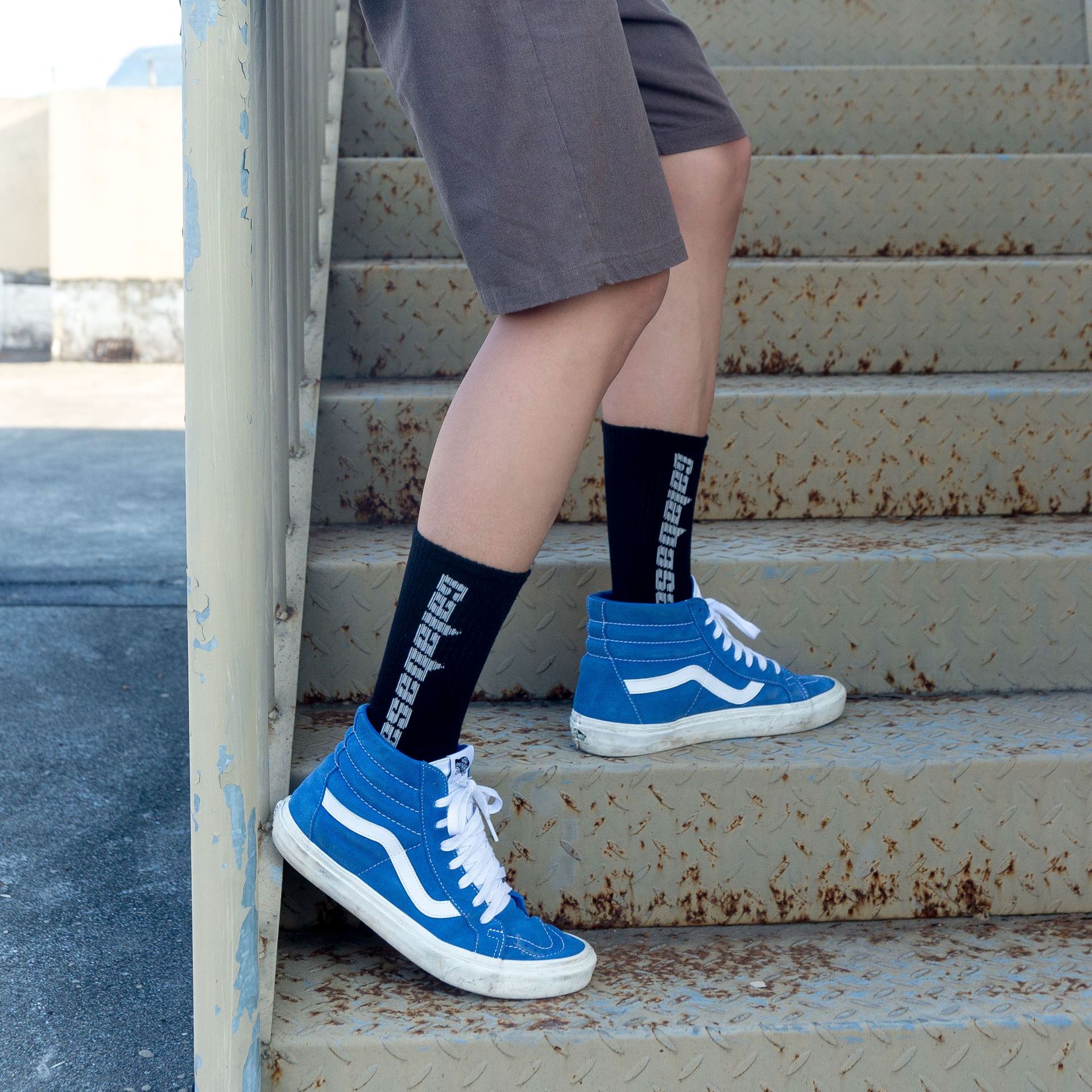 200pcs Mens Socks SEASON 6 CALABASAS Skateboard Fashion Mens Letter Printed Socks Sports Socks Sockings Hip Hop Neutral Letter medium tube cotton sock