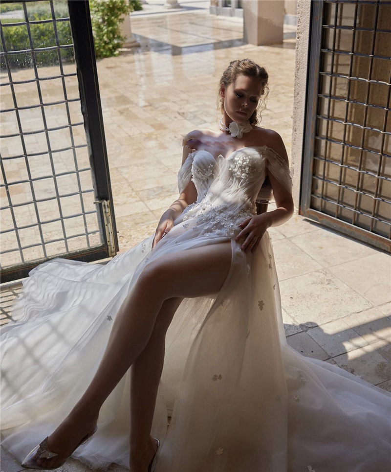 Sexy A-Line Beach Wedding Dresses Thigh High Splits Off the Shoulder Bridal Gown 3D Flower Pearls Robe de mariee