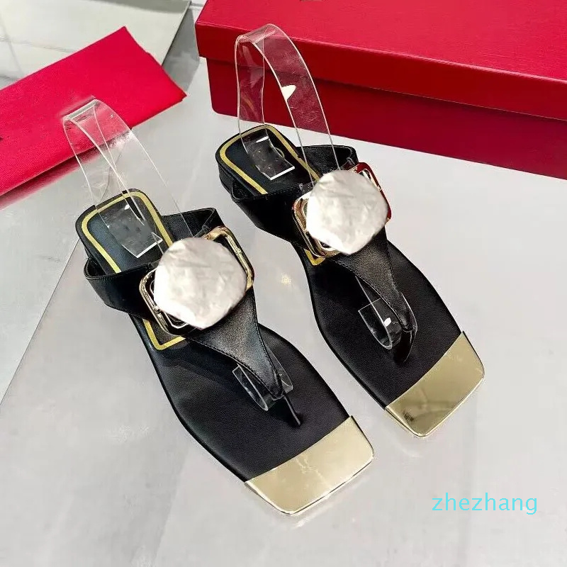 2025--Women summer beach sandals Fashion comfortable flat shoes Designer casual beautiful flip-flops