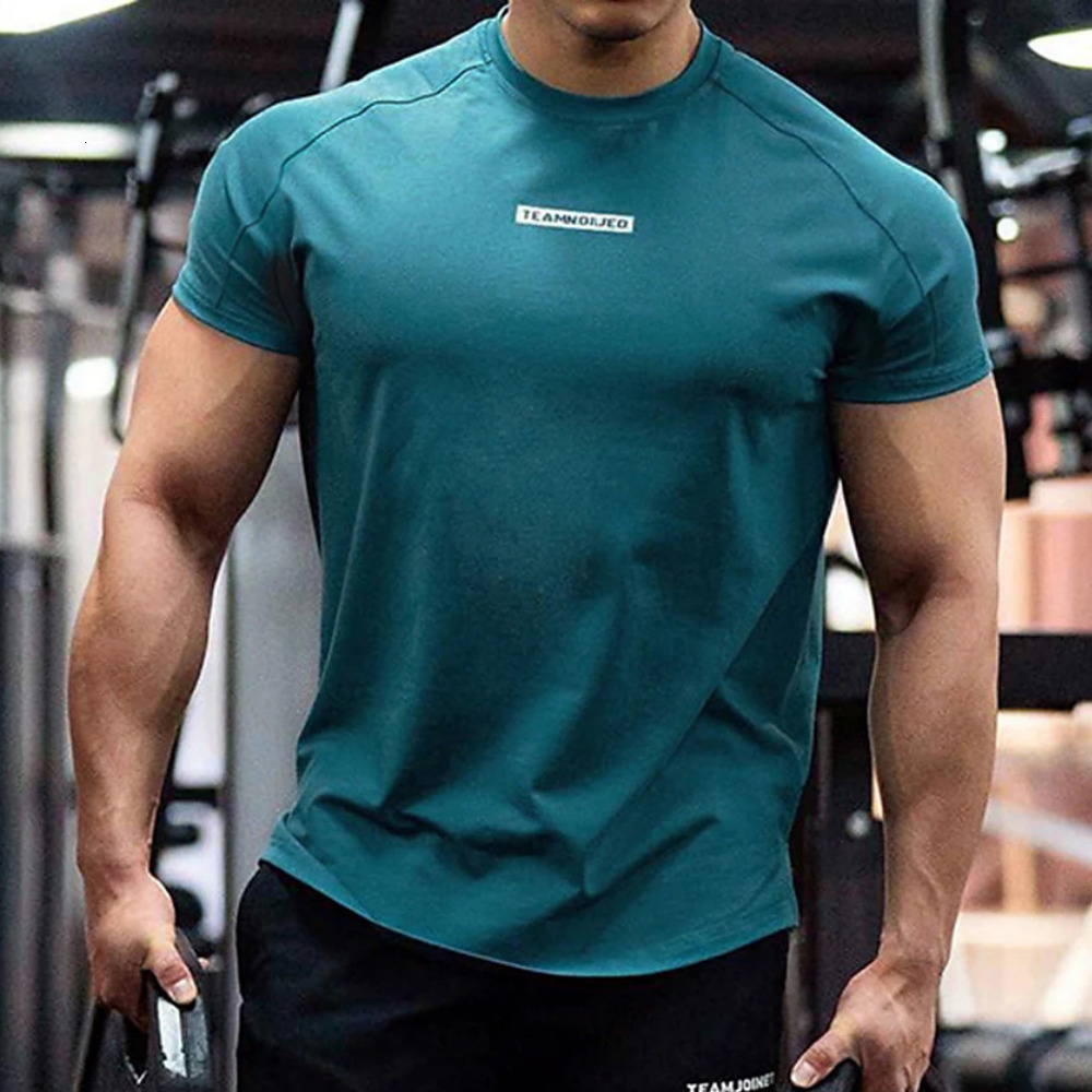 Mens TShirts Mens Sports Tshirt Fashion Classic Tightfitting Breathable Sweatabsorbing Quickdrying Fitness Advanced Outdoor Short Sleeve 230729