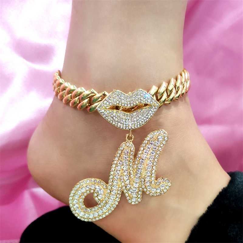 Fashion Cursive Letter Cuban Link Chain Anklets for Women Bling Mouth Initials Chunky Ankle Beach Sandals Jewelry 230719