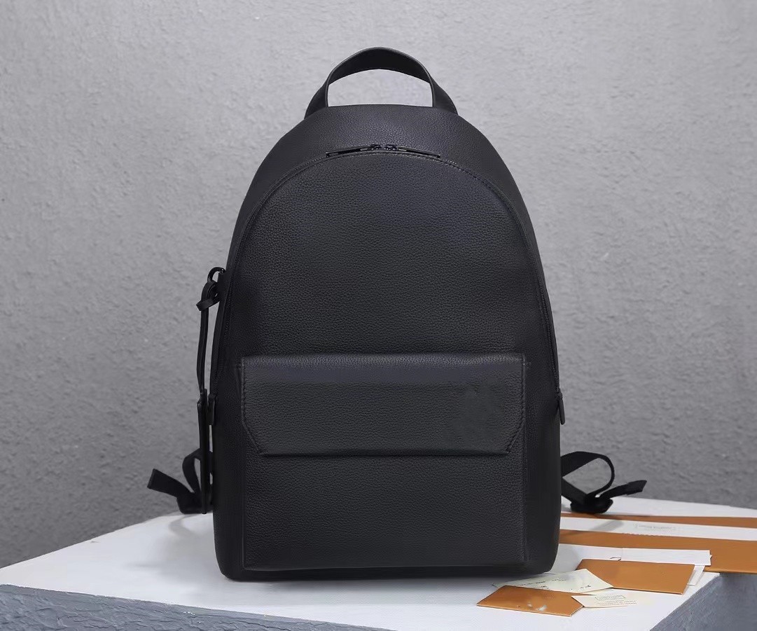 Designer Backpack bag 1V Fashion Classic Large Capacity Bag Genuine leather cowhide Front Clamshell Original Hardware LOGO Accessories Handbag School Bag, Plain black
Designer Backpack bag 1V Fashion Classic Large Capacity Bag Genuine leather cowhide Front Clamshell Original Hardware LOGO Accessories Handbag School Bag, Plain black