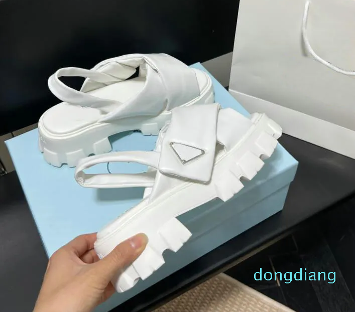 Women luxurys designers sandals Slippers fashion Summer Girls Beach womens sandal Slides Flip Flops Loafers Sexy Embroidered shoes large size 35-40, White
Women luxurys designers sandals Slippers fashion Summer Girls Beach womens sandal Slides Flip Flops Loafers Sexy Embroidered shoes large size 35-40, White